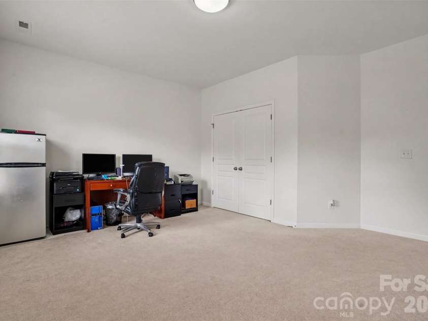 4106 Barclay Forest Drive, Charlotte, NC 28213.  MLS# CAR4411518, YatesRealty ID 41452. 