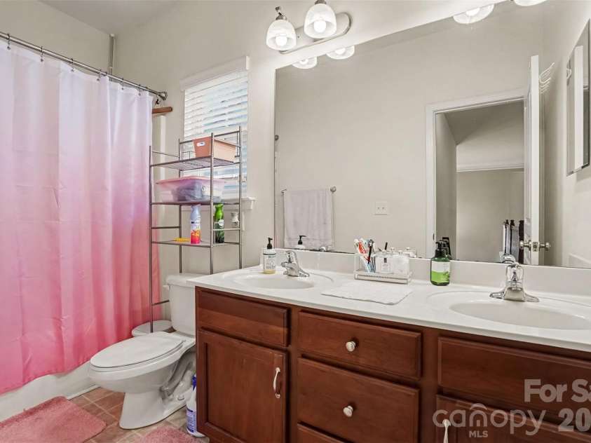 4106 Barclay Forest Drive, Charlotte, NC 28213.  MLS# CAR4411518, YatesRealty ID 41452. 