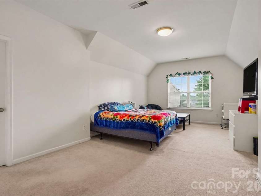 4106 Barclay Forest Drive, Charlotte, NC 28213.  MLS# CAR4411518, YatesRealty ID 41452. 
