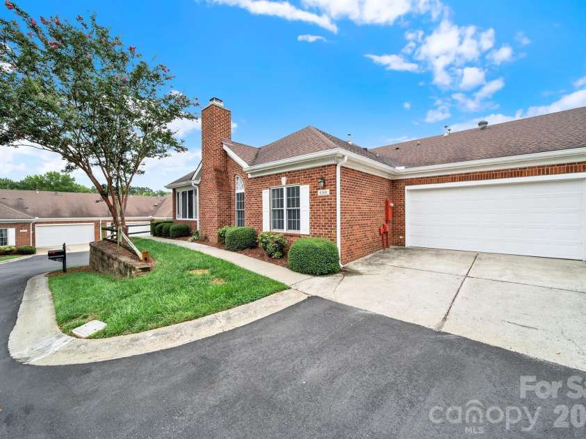 8368 Windsor Ridge Drive, Charlotte, NC 28277.  MLS# CAR4409492, YatesRealty ID 41454. 
