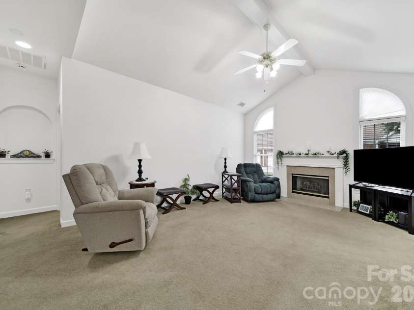 8368 Windsor Ridge Drive, Charlotte, NC 28277.  MLS# CAR4409492, YatesRealty ID 41454. 