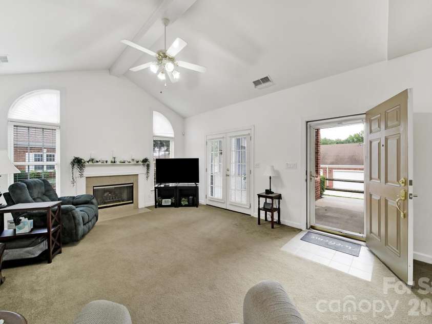 8368 Windsor Ridge Drive, Charlotte, NC 28277.  MLS# CAR4409492, YatesRealty ID 41454. 
