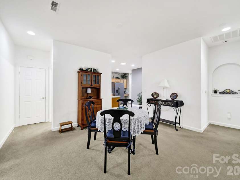 8368 Windsor Ridge Drive, Charlotte, NC 28277.  MLS# CAR4409492, YatesRealty ID 41454. 