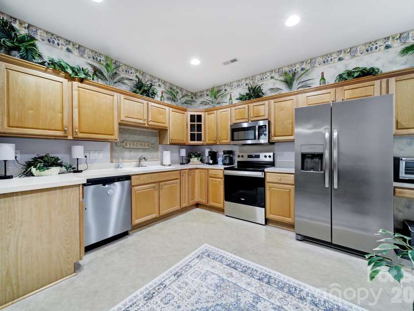 8368 Windsor Ridge Drive, Charlotte, NC 28277.  MLS# CAR4409492, YatesRealty ID 41454. 
