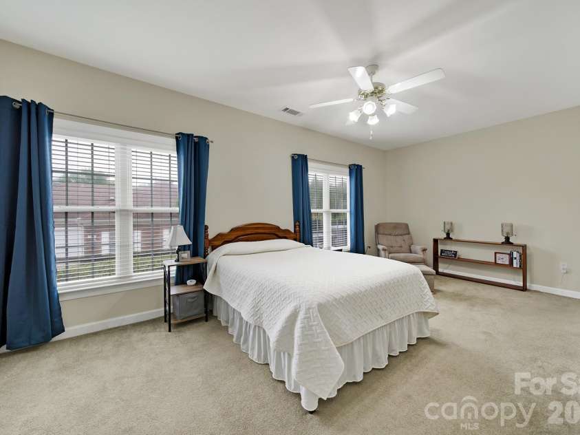 8368 Windsor Ridge Drive, Charlotte, NC 28277.  MLS# CAR4409492, YatesRealty ID 41454. 