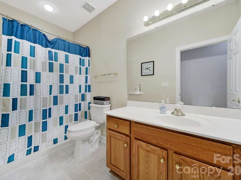 8368 Windsor Ridge Drive, Charlotte, NC 28277.  MLS# CAR4409492, YatesRealty ID 41454. 