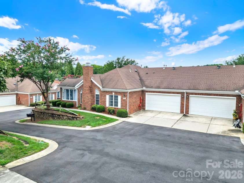8368 Windsor Ridge Drive, Charlotte, NC 28277.  MLS# CAR4409492, YatesRealty ID 41454. 