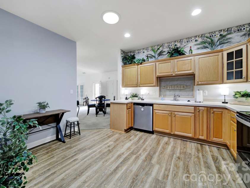 8368 Windsor Ridge Drive, Charlotte, NC 28277.  MLS# CAR4409492, YatesRealty ID 41454. 