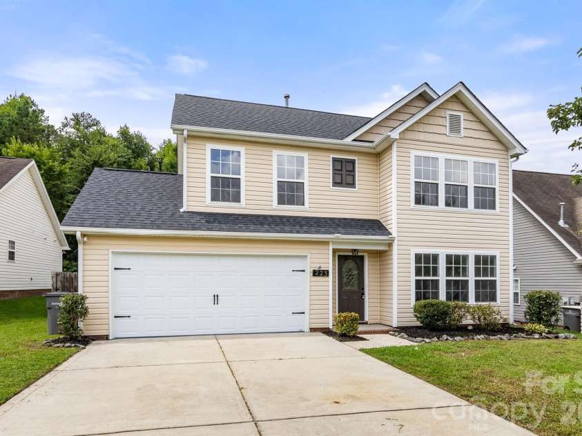 223 Newport Drive, Kannapolis, NC 28081.  MLS# CAR4409516, YatesRealty ID 41455. 