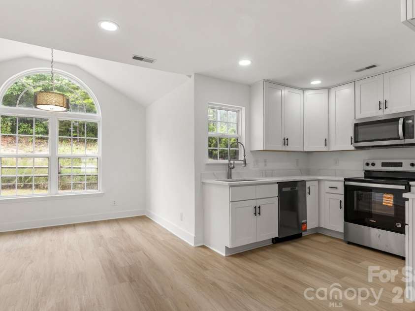 223 Newport Drive, Kannapolis, NC 28081.  MLS# CAR4409516, YatesRealty ID 41455. 