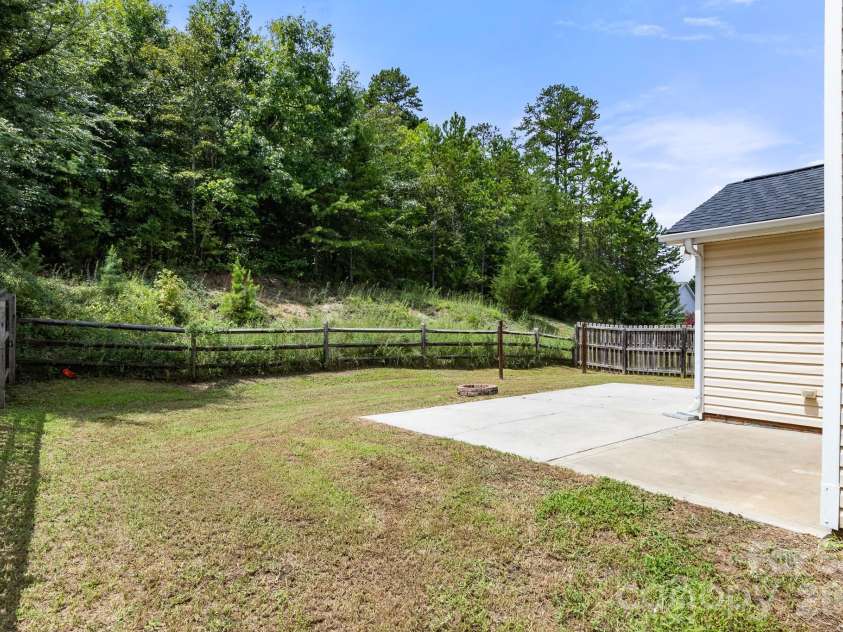 223 Newport Drive, Kannapolis, NC 28081.  MLS# CAR4409516, YatesRealty ID 41455. 