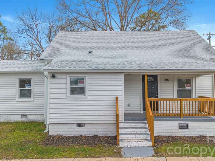 706 Sweeney Street, Chester, SC 29706.  MLS# CAR4410123, YatesRealty ID 41456. 