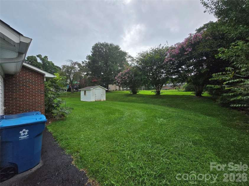 1326 26th Street, Hickory, NC 28602.  MLS# CAR4410573, YatesRealty ID 41457. 