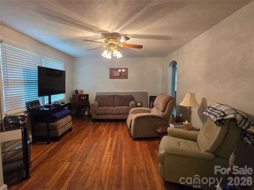 1326 26th Street, Hickory, NC 28602.  MLS# CAR4410573, YatesRealty ID 41457. 