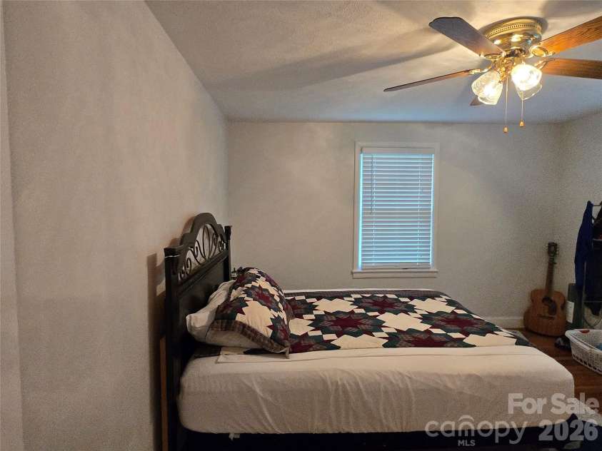 1326 26th Street, Hickory, NC 28602.  MLS# CAR4410573, YatesRealty ID 41457. 