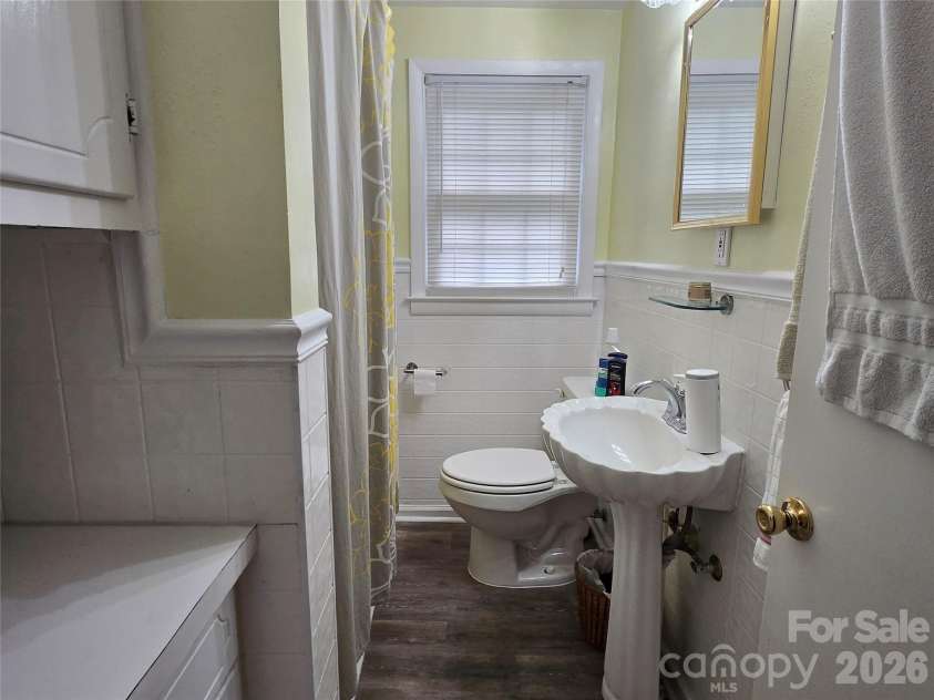 1326 26th Street, Hickory, NC 28602.  MLS# CAR4410573, YatesRealty ID 41457. 