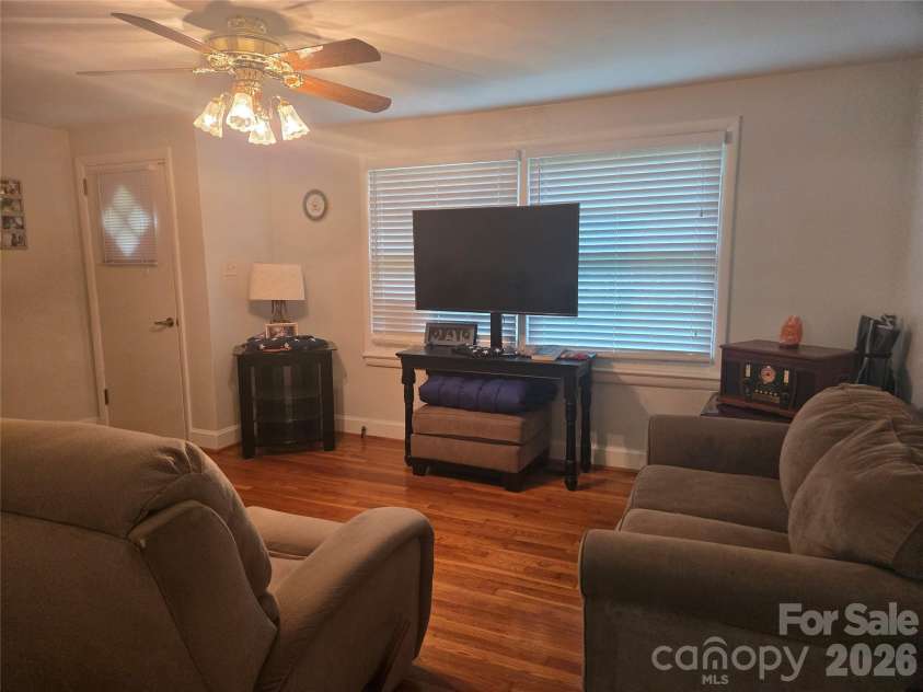 1326 26th Street, Hickory, NC 28602.  MLS# CAR4410573, YatesRealty ID 41457. 