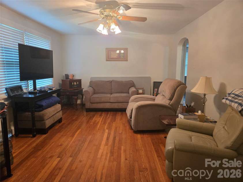1326 26th Street, Hickory, NC 28602.  MLS# CAR4410573, YatesRealty ID 41457. 