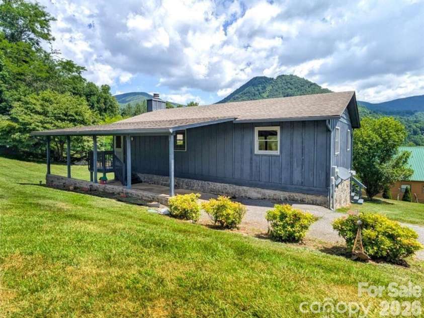 84 Stoney Ridge Loop, Maggie Valley, NC 28751.  MLS# CAR4405541, YatesRealty ID 41458. 