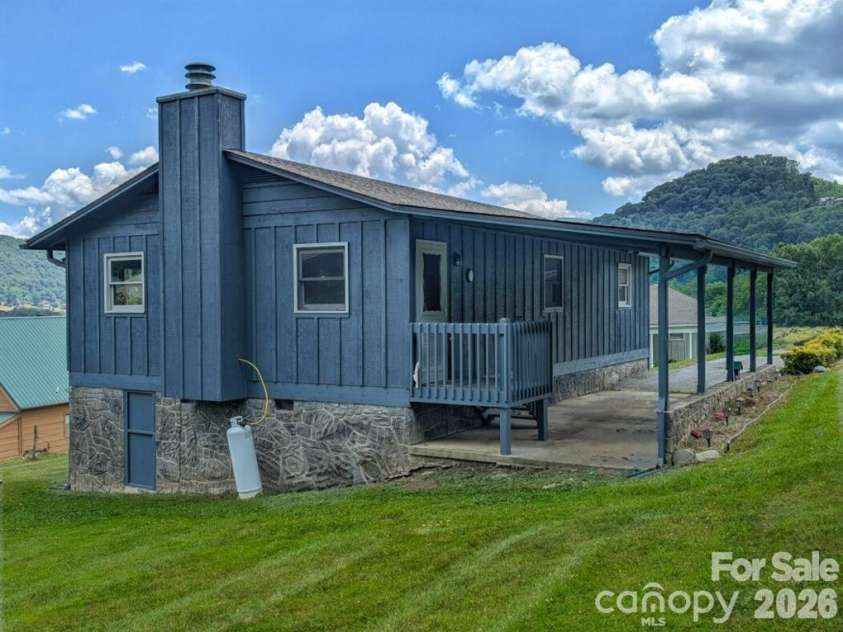 84 Stoney Ridge Loop, Maggie Valley, NC 28751.  MLS# CAR4405541, YatesRealty ID 41458. 