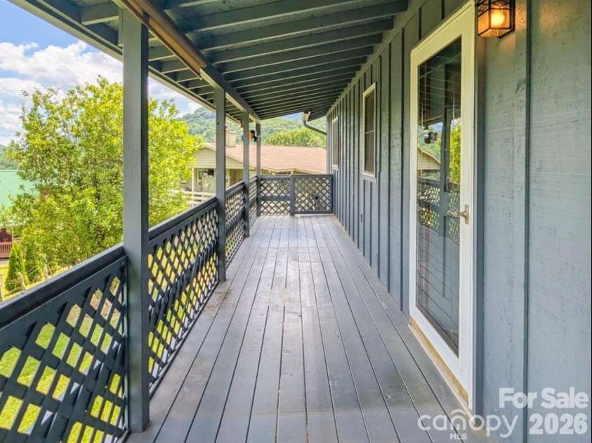 84 Stoney Ridge Loop, Maggie Valley, NC 28751.  MLS# CAR4405541, YatesRealty ID 41458. 