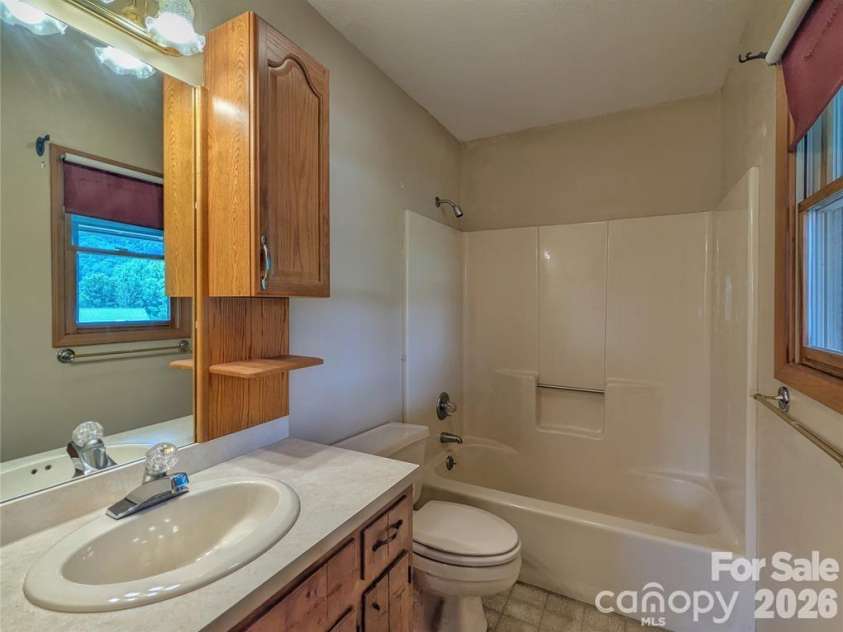 84 Stoney Ridge Loop, Maggie Valley, NC 28751.  MLS# CAR4405541, YatesRealty ID 41458. 