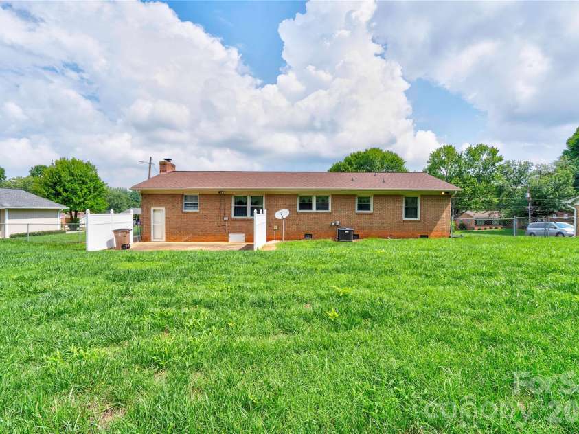 1606 Spangler Drive, Shelby, NC 28150.  MLS# CAR4411291, YatesRealty ID 41459. Back