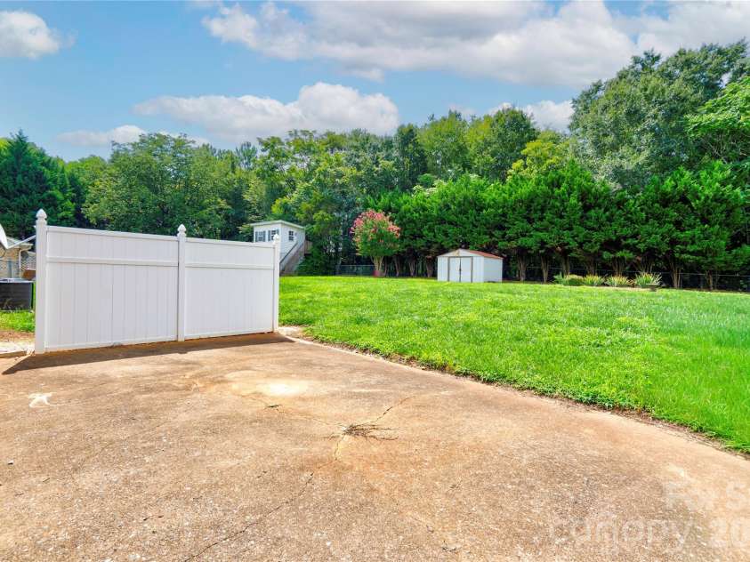 1606 Spangler Drive, Shelby, NC 28150.  MLS# CAR4411291, YatesRealty ID 41459. Back Patio