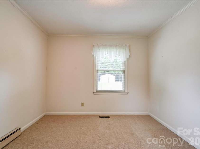 1606 Spangler Drive, Shelby, NC 28150.  MLS# CAR4411291, YatesRealty ID 41459. Bedroom 3