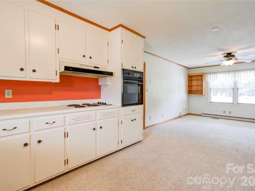 1606 Spangler Drive, Shelby, NC 28150.  MLS# CAR4411291, YatesRealty ID 41459. Kitchen