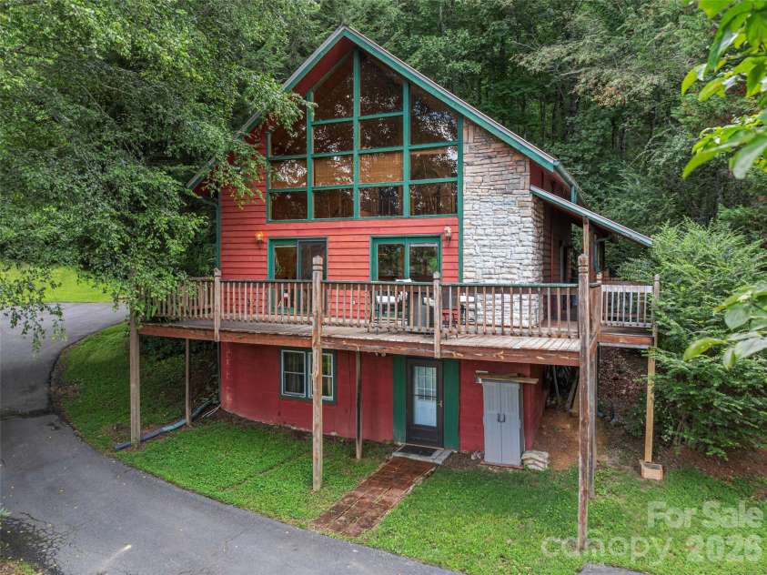 215 Hall Top Road, Waynesville, NC 28786.  MLS# CAR4411511, YatesRealty ID 41462. 
