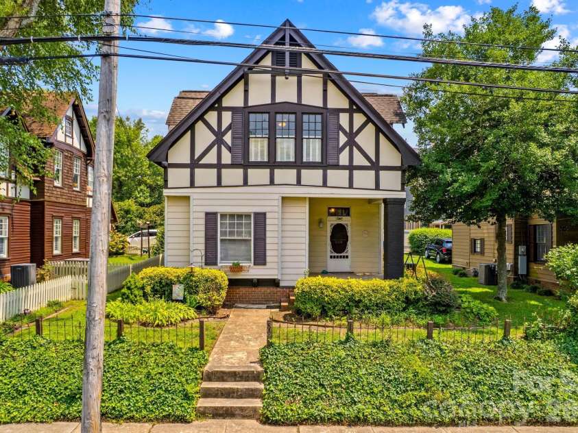 309 Ellis Street, Salisbury, NC 28144.  MLS# CAR4409945, YatesRealty ID 41463. 