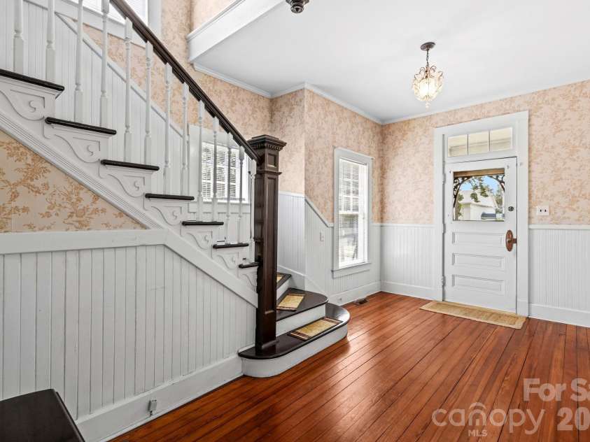 309 Ellis Street, Salisbury, NC 28144.  MLS# CAR4409945, YatesRealty ID 41463. 