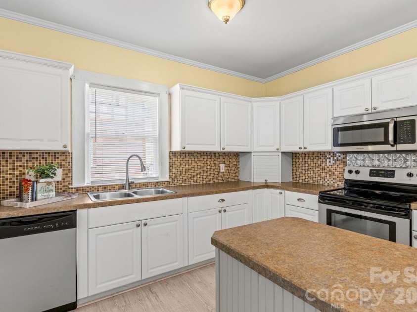 309 Ellis Street, Salisbury, NC 28144.  MLS# CAR4409945, YatesRealty ID 41463. 