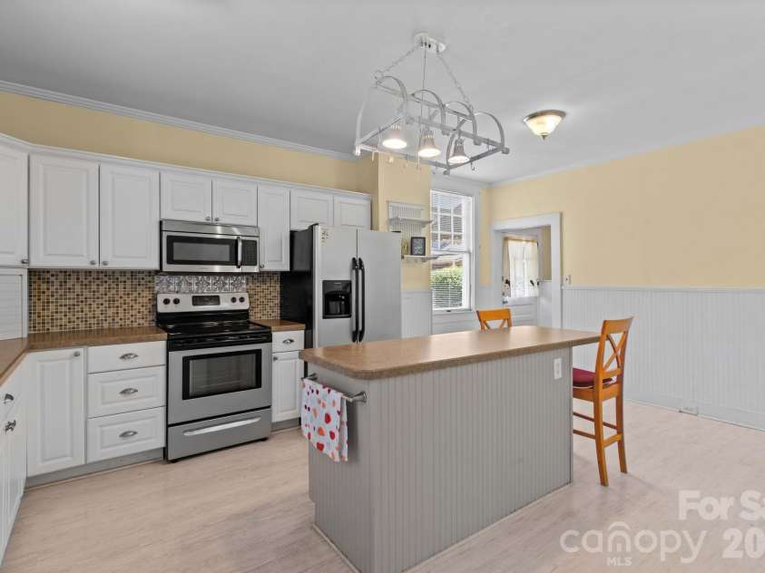 309 Ellis Street, Salisbury, NC 28144.  MLS# CAR4409945, YatesRealty ID 41463. 