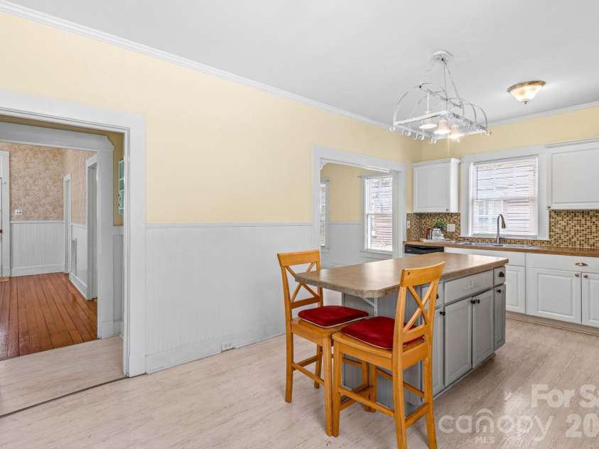 309 Ellis Street, Salisbury, NC 28144.  MLS# CAR4409945, YatesRealty ID 41463. 