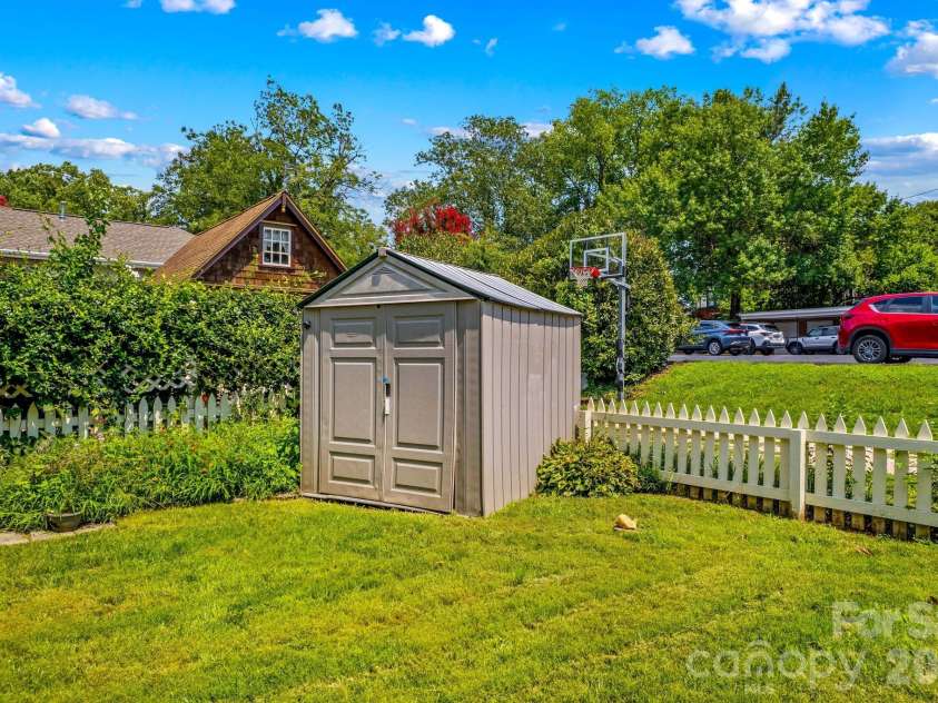 309 Ellis Street, Salisbury, NC 28144.  MLS# CAR4409945, YatesRealty ID 41463. 