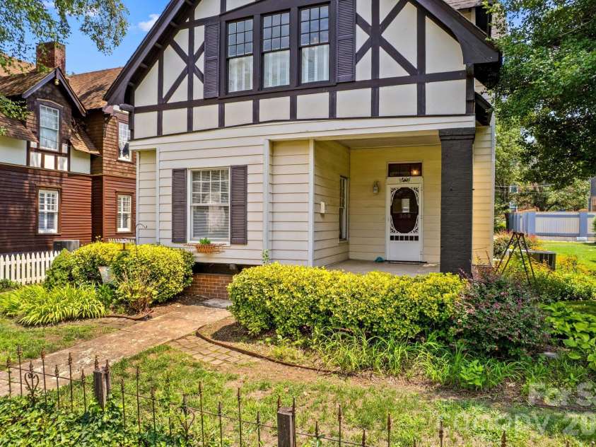 309 Ellis Street, Salisbury, NC 28144.  MLS# CAR4409945, YatesRealty ID 41463. 