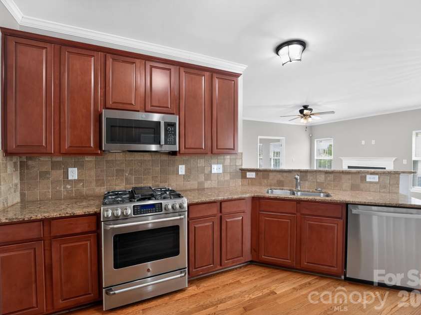 2515 Bethesda Oaks Drive, Gastonia, NC 28056.  MLS# CAR4411762, YatesRealty ID 41465. 