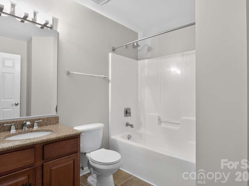 2515 Bethesda Oaks Drive, Gastonia, NC 28056.  MLS# CAR4411762, YatesRealty ID 41465. 