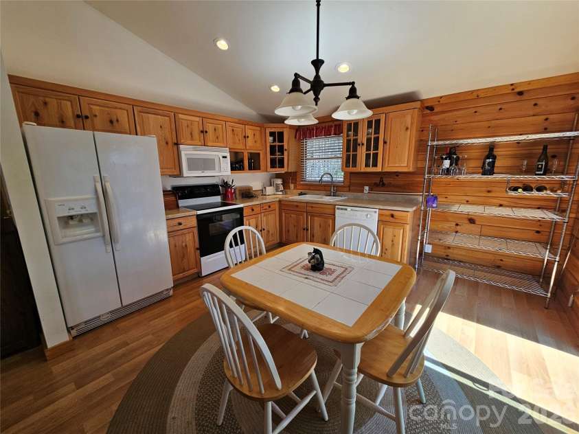 194 Long Ridge Drive, Lake Lure, NC 28746.  MLS# CAR4411336, YatesRealty ID 41467. 