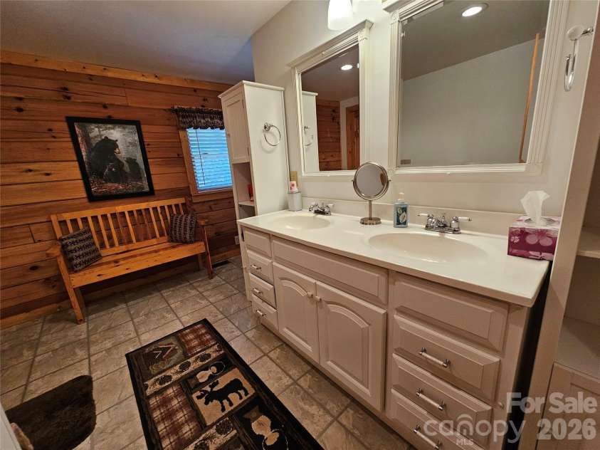 194 Long Ridge Drive, Lake Lure, NC 28746.  MLS# CAR4411336, YatesRealty ID 41467. 