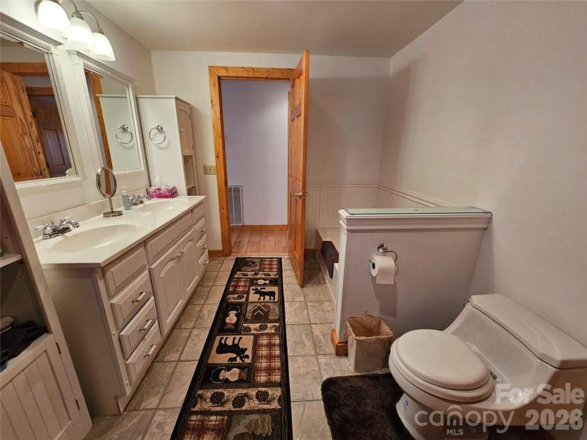 194 Long Ridge Drive, Lake Lure, NC 28746.  MLS# CAR4411336, YatesRealty ID 41467. 