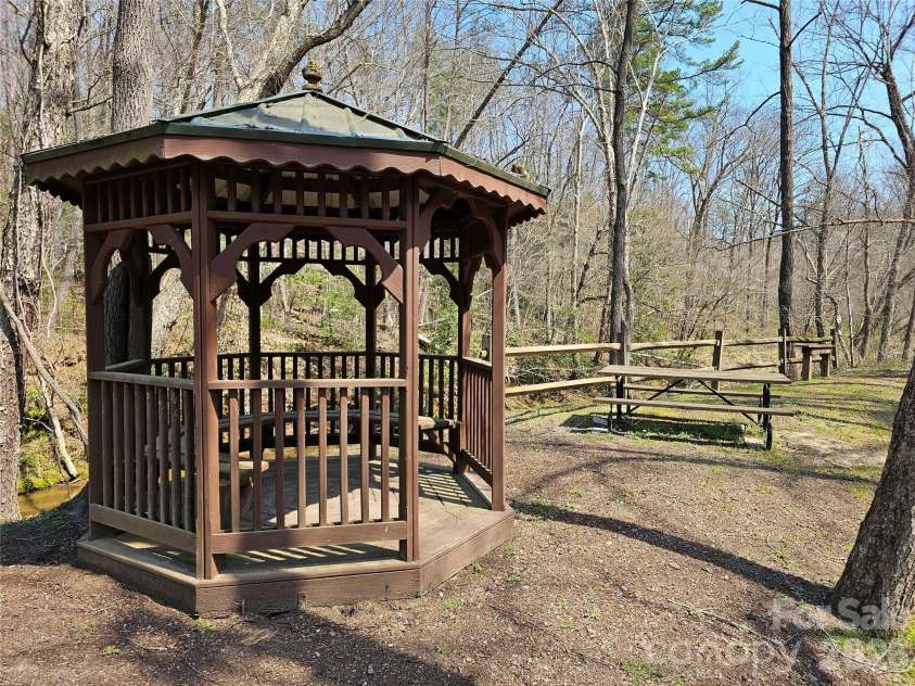 194 Long Ridge Drive, Lake Lure, NC 28746.  MLS# CAR4411336, YatesRealty ID 41467. 