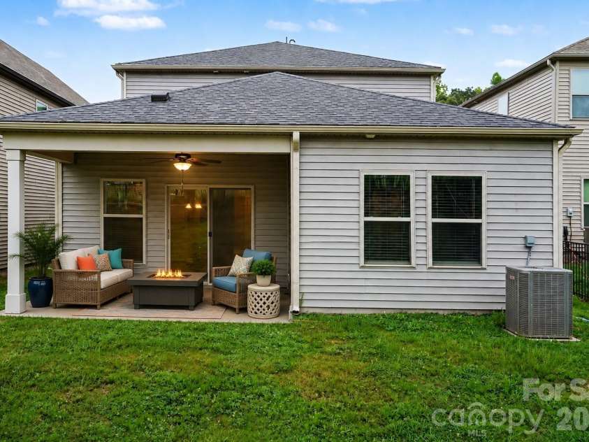 6863 Good News Drive, Charlotte, NC 28215.  MLS# CAR4411633, YatesRealty ID 41469. 