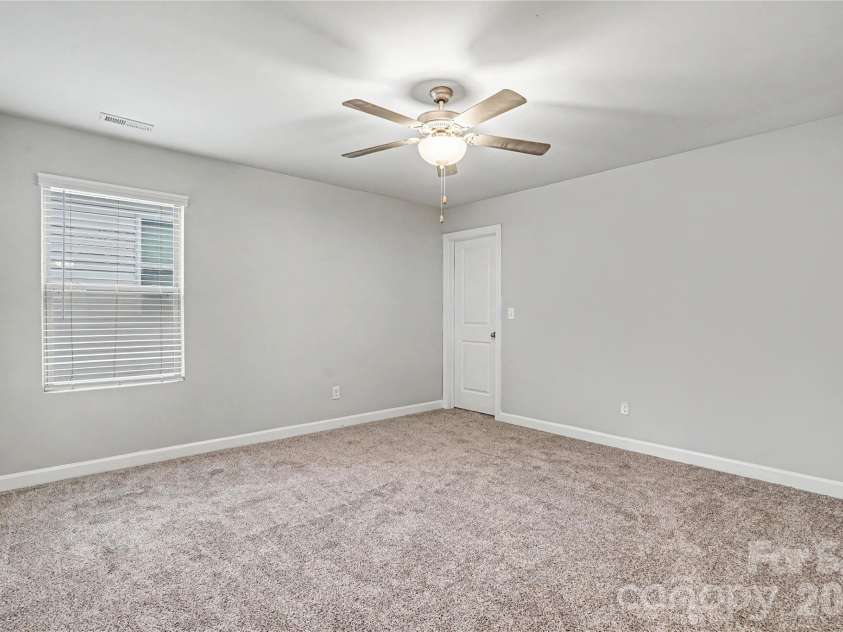 6863 Good News Drive, Charlotte, NC 28215.  MLS# CAR4411633, YatesRealty ID 41469. 
