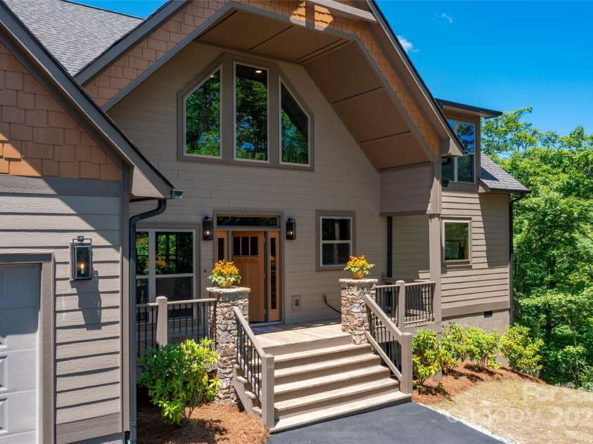 100 Tiger Paw Lane, Sapphire, NC 28774.  MLS# CAR4155572, YatesRealty ID 4147. 