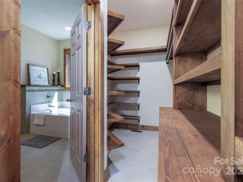 100 Tiger Paw Lane, Sapphire, NC 28774.  MLS# CAR4155572, YatesRealty ID 4147. 