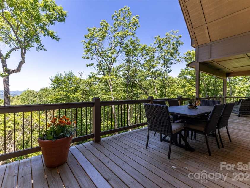 100 Tiger Paw Lane, Sapphire, NC 28774.  MLS# CAR4155572, YatesRealty ID 4147. 