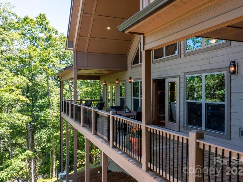 100 Tiger Paw Lane, Sapphire, NC 28774.  MLS# CAR4155572, YatesRealty ID 4147. 
